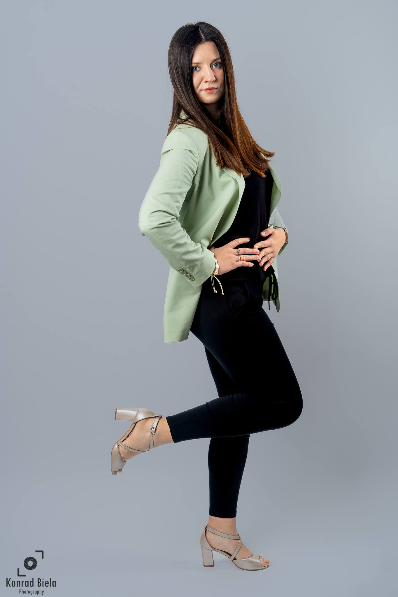 Sesje-wizerunkowe-Fotografia-biznesowa-Fotograf-Kielce-Sesja-zdjeciowa-Kielce-Sesja-biznesowa-Kielce-2
